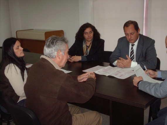 El traspaso del terreno donado por el Sr. Delquis Teodoro Zárate, se formalizó ante autoridades del Gobierno de la Provincia.  