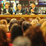 De izquierda a derecha: Carina Arce, el ministro de Educación, Marcelo Sosa, el gobernador Claudio Poggi, Federico Malpicia y Paulina Calderón.