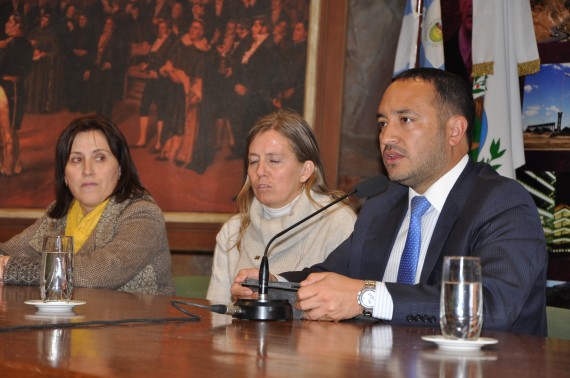 Sosa habla durante la presentación. Lo acompañaron ministros del Ejecutivo.