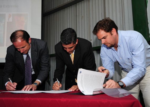 Firma de carta de intención entre el Ministerio del Campo, la Universidad de la Punta y el INTA – CASTELAR. 