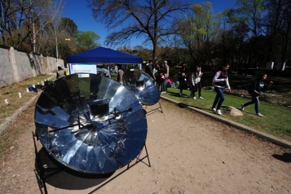 Cocinas solares y ecología, propone el Ministerio de Medio Ambiente durante el día del Estudiante 