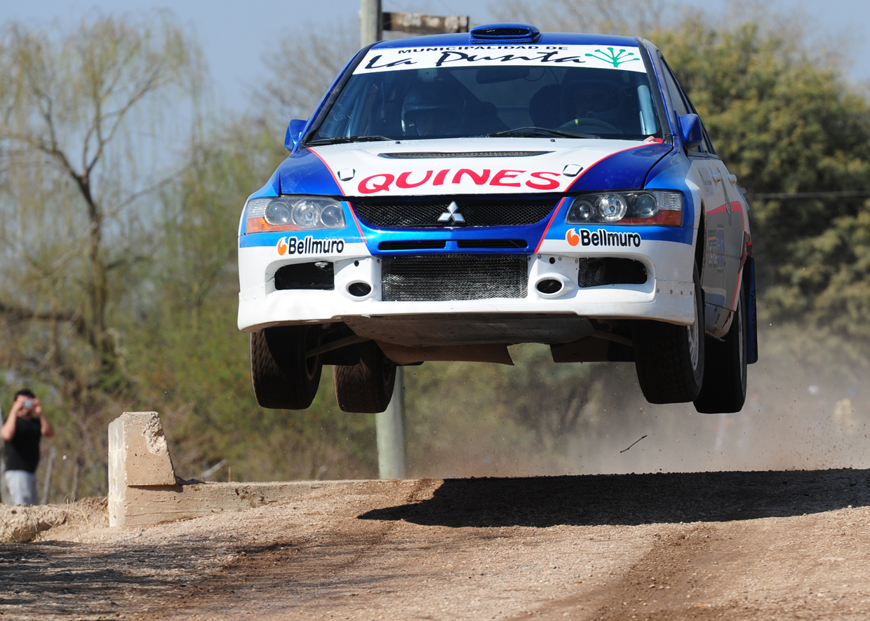 Julio Gómez se impuso en el XV Rally de Quines
