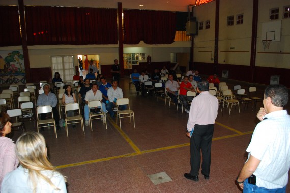 Las capacitaciones se llevaron a cabo en el salón de actos de la escuela N° 3 'Carlos Juan Rodríguez'.