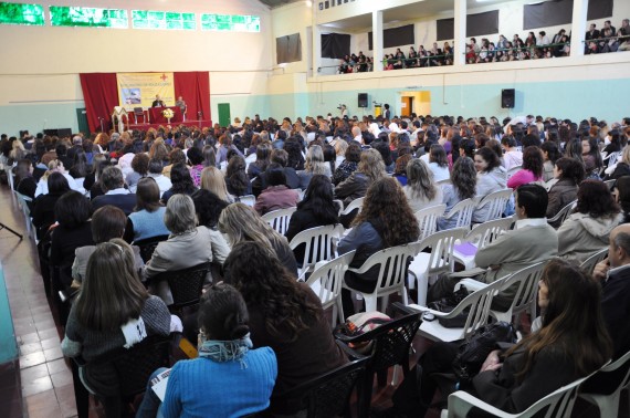 Más de mil docentes asistieron al encuentro de Formación de Educadores 2012. 