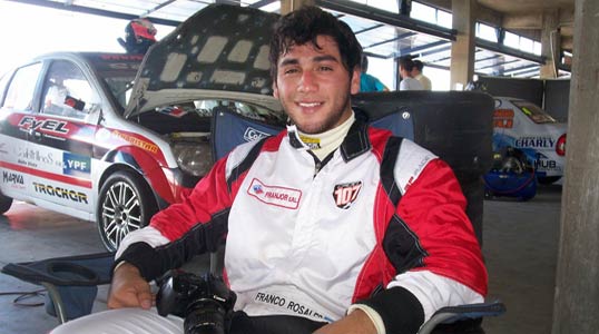 Franco Rosales  en boxes.
