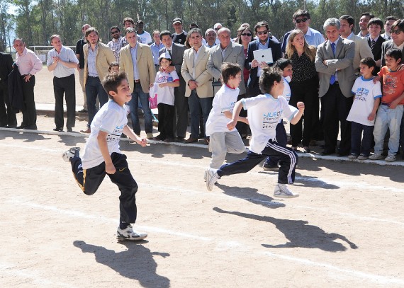 Las autoridades presenciaron las pruebas de atletismo