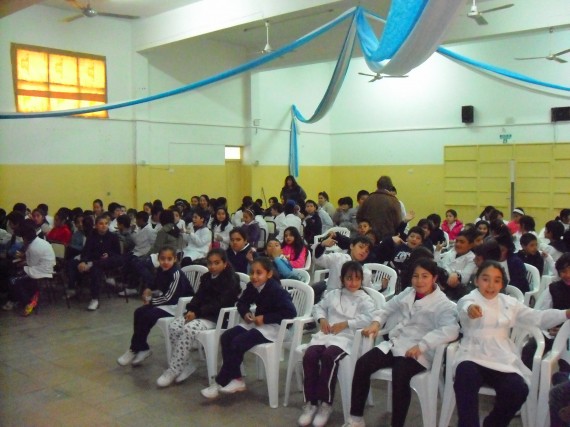 El taller se desarrolló en la escuela Nº 98  Gobernador José Santos Ortiz donde participaron 110 niños de 4to, 5to y 6to grado.  