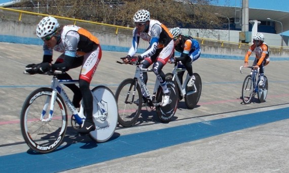 Los integrantes del Equipo Continental San Luis Somos Todos competirán con los mejores ciclistas del país.