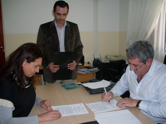La firma del convenio se realizó entre el ministro de Inclusión Social, Federico Tula, y la jefa del Programa Ferrozal, Silvana García.