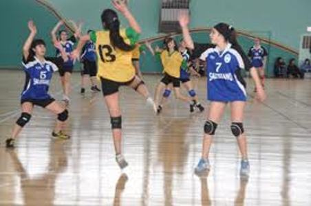 En el encuentro de Handball femenino, el Instituto del Carmen derrotó 3 a 1 al Colegio Juan Esteban Pedernera.  
