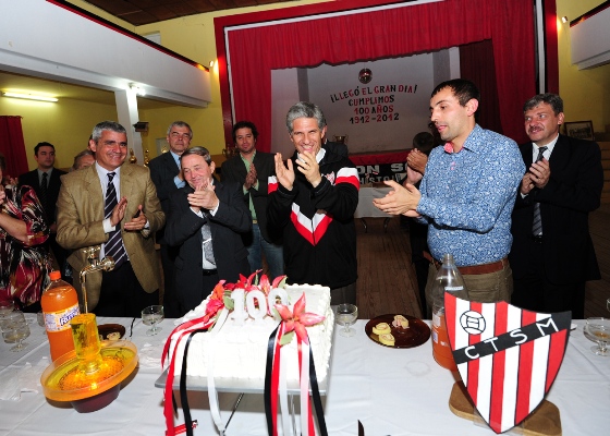 El gobernador recorrió las instalaciones del Club Tracción San Martín.