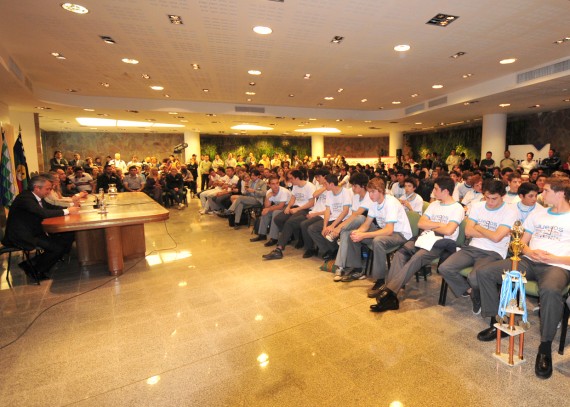 La ceremonia de entrega se llevó a cabo este martes al mediodía en el Salón Blanco de Terrazas del Portezuelo. 