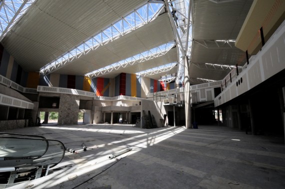 Una galería de arte se presentará en el predio para amenizar la vista de los visitantes.