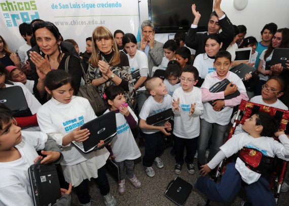 Esta herramienta es una llave para abrir el conocimiento. con estas palabras, la maestra María Laura Ruffo dio comienzo al acto.