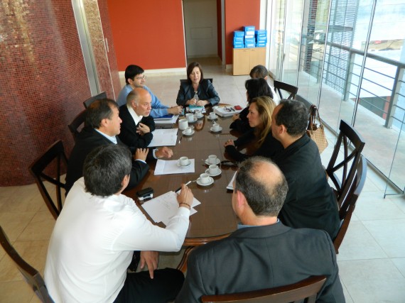 Este Jueves se reunieron en el despacho del Ministerio de Salud en Terrazas del Portezuelo la Ministro de Salud C.P.N.  Teresa Nigra y los Jefes de Servicio de las Áreas Quirúrgicas del Hospital San Luis 