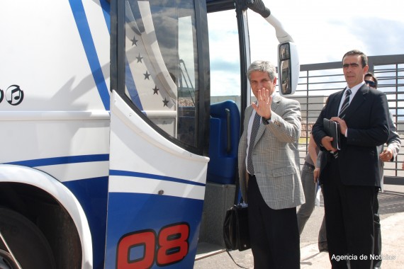 Gira Institucional: Poggi visita este viernes los departamentos Ayacucho, Junín y Príngles