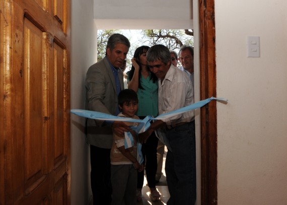 El momento de la inauguración de la vivienda.