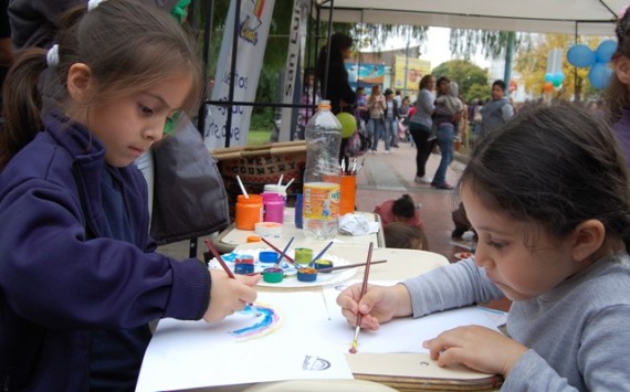 Pintacuentos es una actividad recreativa con actividades artísticas y de lectura gratuita.
