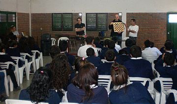 Los ajedrecistas de la ULP visitaron los colegios Santa Rosa e Hipólito Irigoyen, de la localidad de Santa Rosa del Conlara.