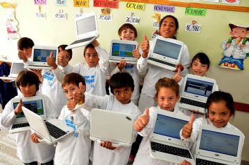 Crece el número de computadoras y crece la conectividad.