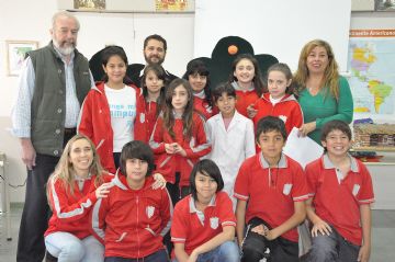   Los chicos junto a docentes y funcionarios de la ULP.