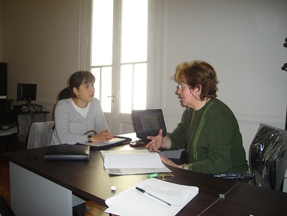 Jefa del subprograma Mujer y Comunidad, Soledad Salvi, junto con la Secretaria Administrativa del Instituto de Capacitación e Investigación del Poder Judicial, Zulma Rodríguez.