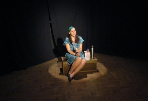"Caramelos en las tazas" el unipersonal interpretado por Mariela Domínguez.