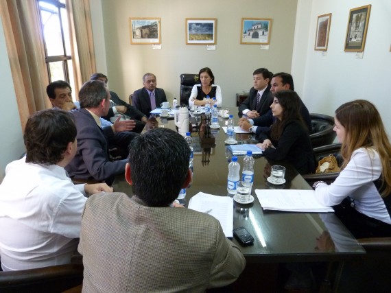 El ministro de Relaciones Institucionales y Seguridad, Eduardo Mones Ruiz durante la presentación.