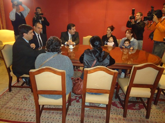 Diego Masci, mantuvo en horas del mediodía una extensa reunión con familiares de Emanuel.