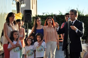 Las Nuevas Empresarias acompañaron al Gobernador durante su discurso.