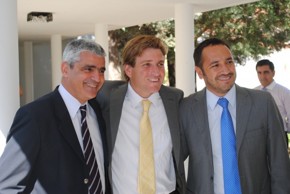 El vicegobernador, Jorge Díaz, junto con el intendente de Lujan, Hernan Gatica, y el ministro Marcelo Sosa.