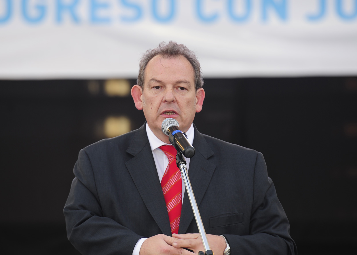 Eduardo D’Onofrio: “Hoy la felicidad continúa con ustedes que son los nuevos 500 preadjudicatarios a los que el Gobierno les construirá la vivienda”