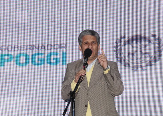 “Vamos a cumplir con el desafío de construir la vivienda. Confíen en el sistema, porque vamos a cumplir”,dijo el Gobernador Claudio Poggi