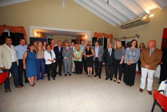 El Gobernador junto a los diputados nacionales, intendentes, legisladores y ministros