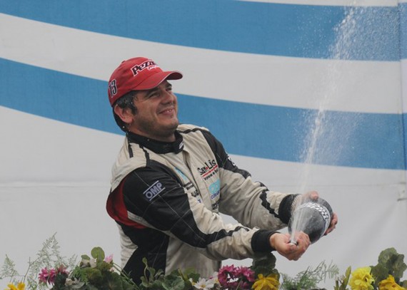 Fabricio Pezzini desata su alegría en el podio de la clase 3