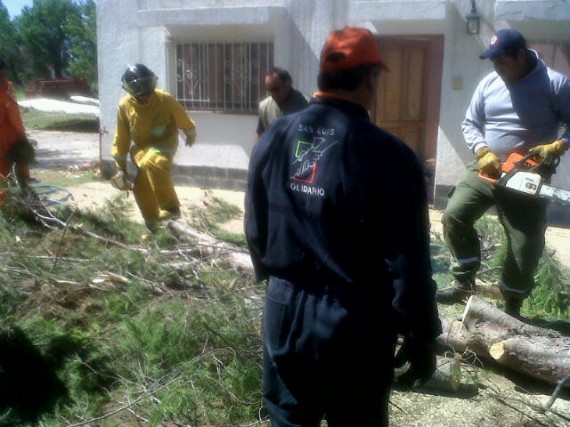 Desde el Programa San Luis Solidario se realiza un relevamiento de los daños  en la localidad de Unión luego del temporal 
