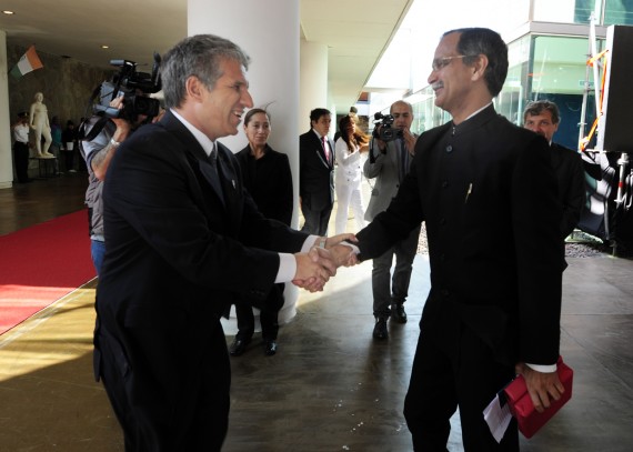 El Gobernador recibió al Embajador de la India en Terrazas del Portezuelo