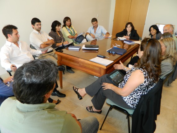 La ministra de Salud, Teresa Nigra, se reunió con directivos del SAME en el despacho ministerial.