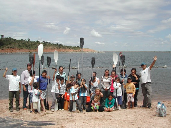 Un grupo de alumnos de escuelas rurales practicaron remo y otras actividades de esparcimiento siendo incluida también una capacitación sobre cómo cuidar el agua.