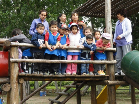Los chicos del Jardín Maternal ‘Maminas’ visitaron la Estancia Educativa y realizaron diversas actividades educativas y recreativas.