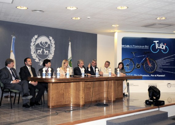 El acto se desarrollò en el Salòn Blanco de Casa de Gobierno