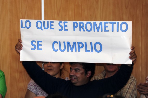 Contundente: Los carteles reflejaban el sentimiento de la labor cumplida en el primer año de gestión.