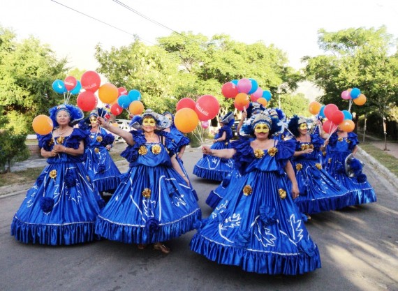 Los trajes del Carnaval lucidos por jubiladas de Merlo