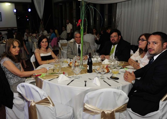 El Gobernador junto a su esposa en la cena de camaradería