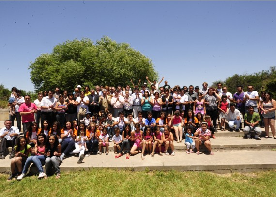 Poggi junto al pueblo de Las Lagunas en la foto de fin de año