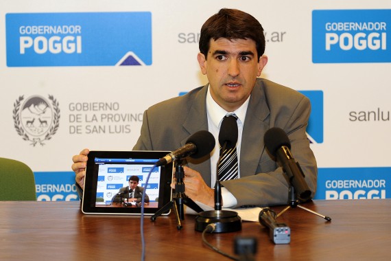 Diego Masci en conferencia de prensa confirma la transmisión via web.