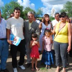 Familias de Renca junto al gobernador Claudio Poggi.