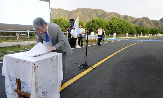 Poggi firma el decreto para la obra de la subcomisaría