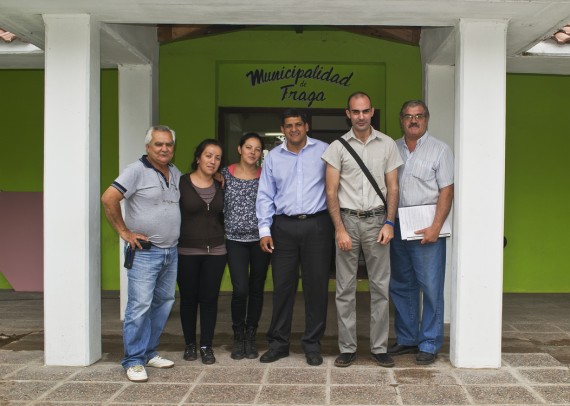 Guillermo Alaniz junto a los funcionarios municipales de Fraga.