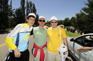 Edgar, Diego y Daniel, viajaron 571 kilómetros, ver el  Tour de San Luis.